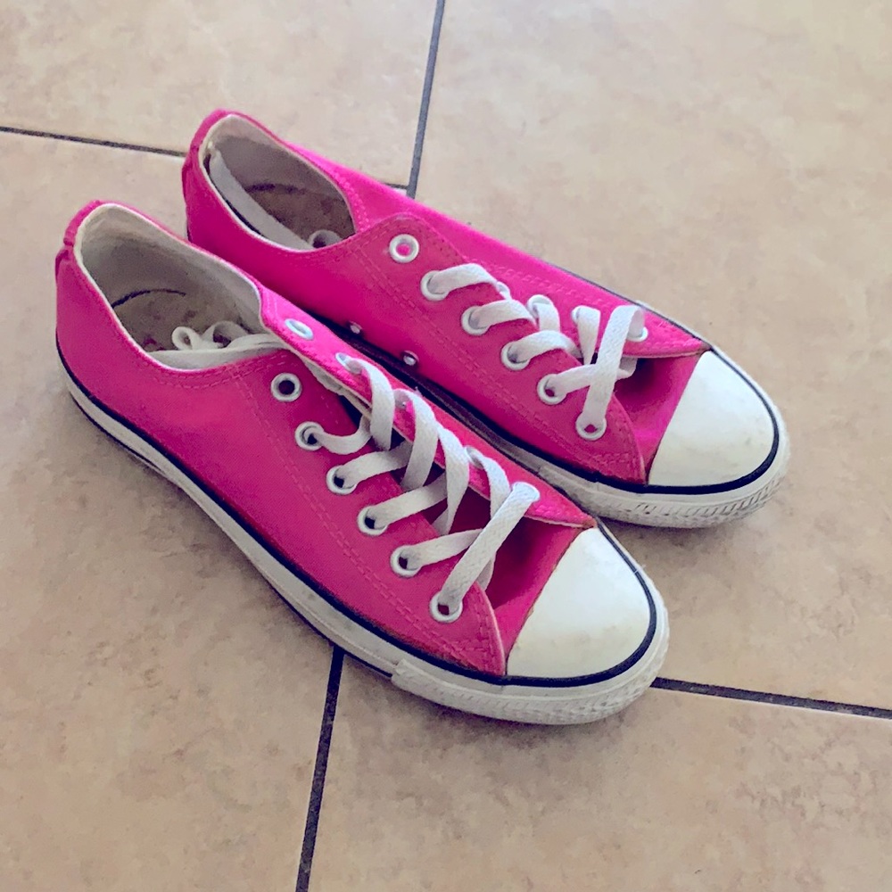 Converse Allstars. Lightly worn. Pink. Size 7